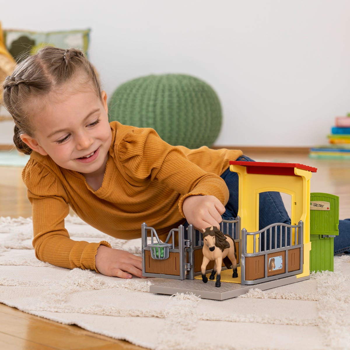 Box para ponis con semental islandés