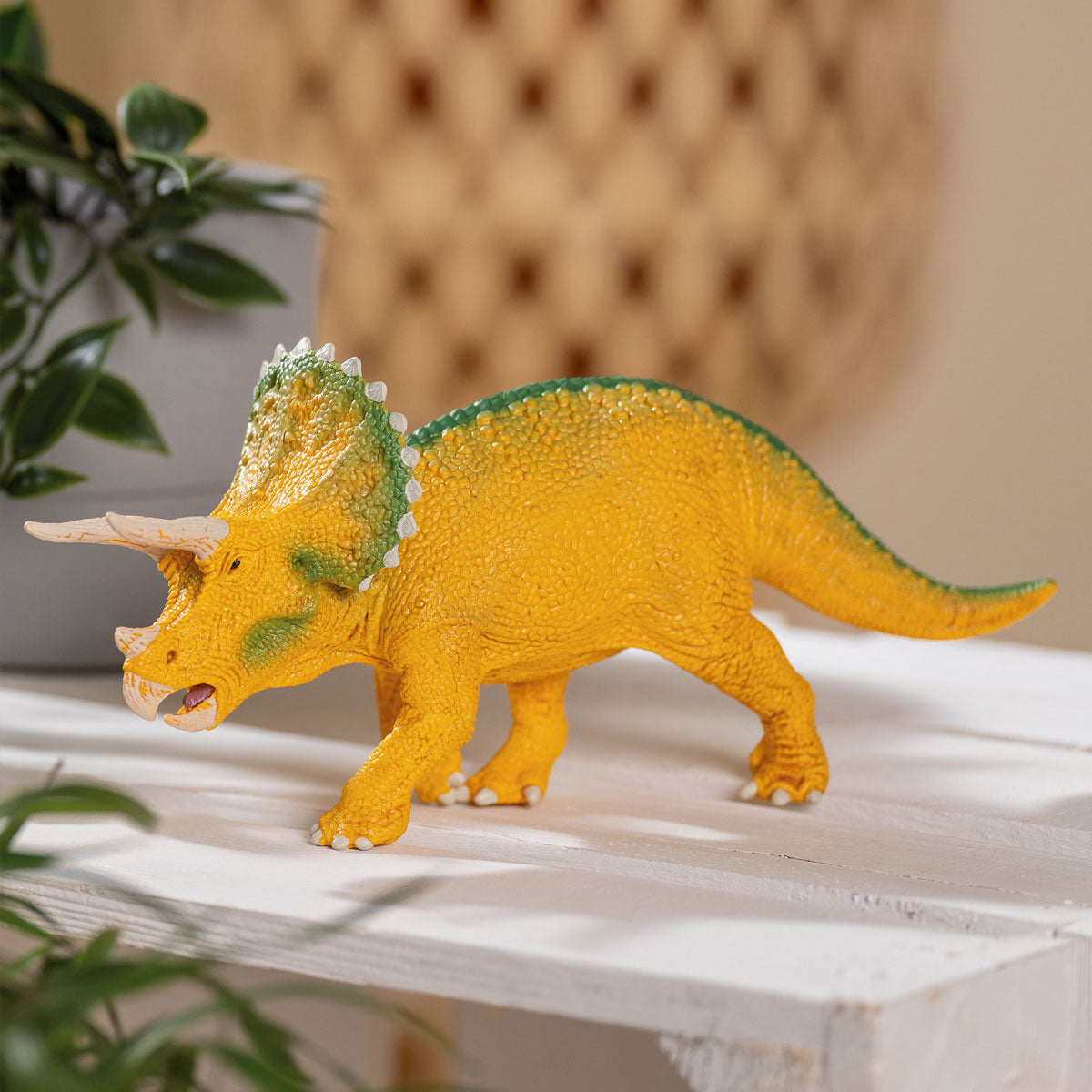 Triceratops amarillo