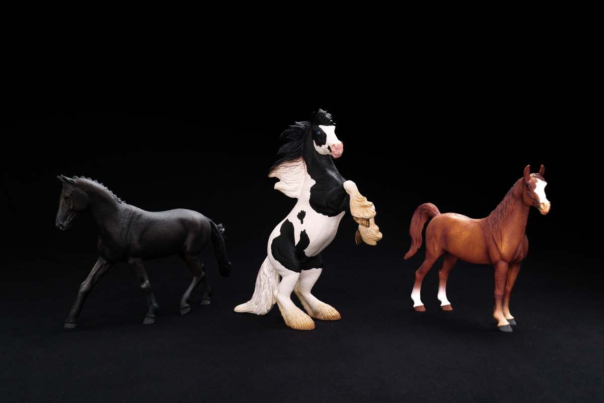 Nuestros caballos de colección a escala 1:12 son una colección de primera calidad para los amantes de los caballos.